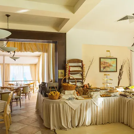 מלון Mpm Arsena 4*