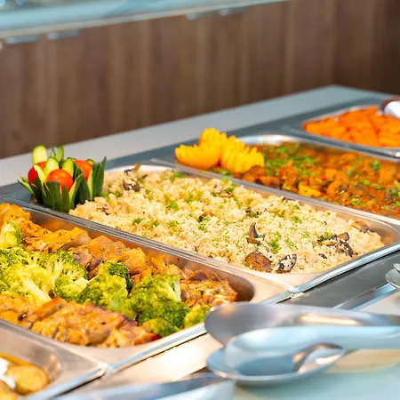 מלון Mpm Arsena 4*