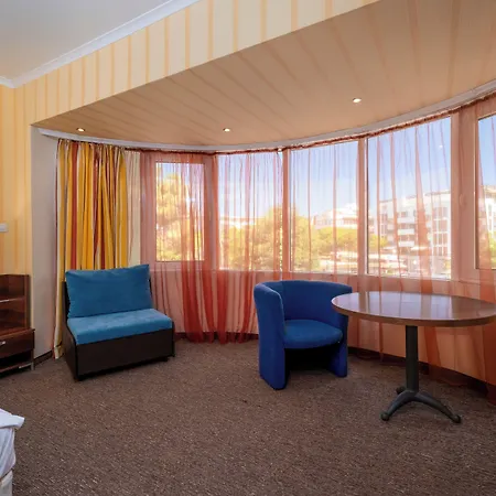 מלון Mpm Arsena 4*