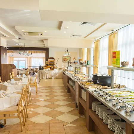 Отель Mpm Arsena 4*